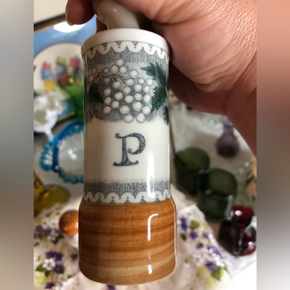 West Germany salt & pepper shakers - Picture 5 of 7